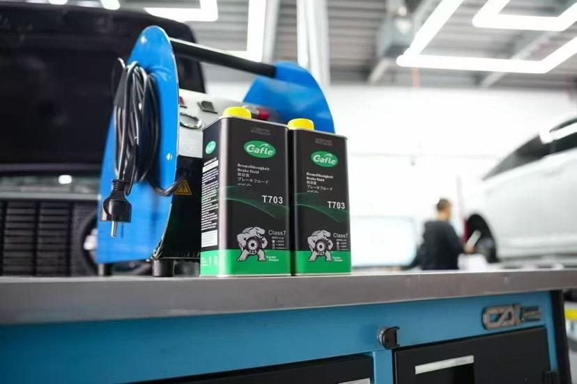 xiaomi-vehicle-brake-fluid-service-why-modern-xiaomi-vehicles-need-high-quality-brake-fluid-maintenance