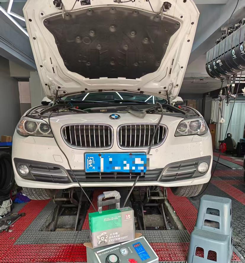 bmw-brake-system-maintenance-upgraded-with-gafle-brake-fluid-care-package