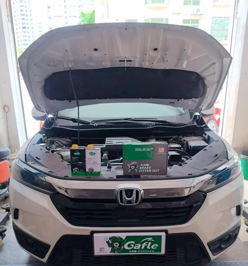 honda-vehicle-receives-complete-brake-system-maintenance-with-gafle-brake-fluid-kit