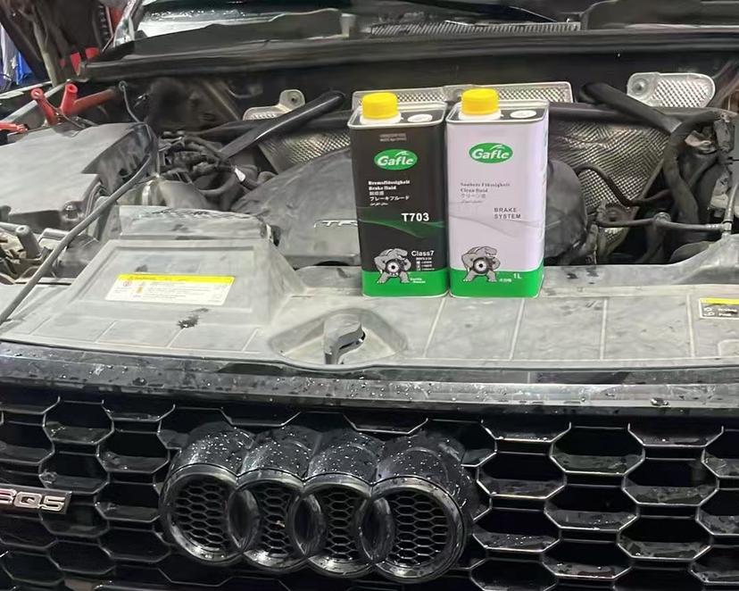 audi-brake-fluid-maintenance-precision-braking-with-gafle-class7